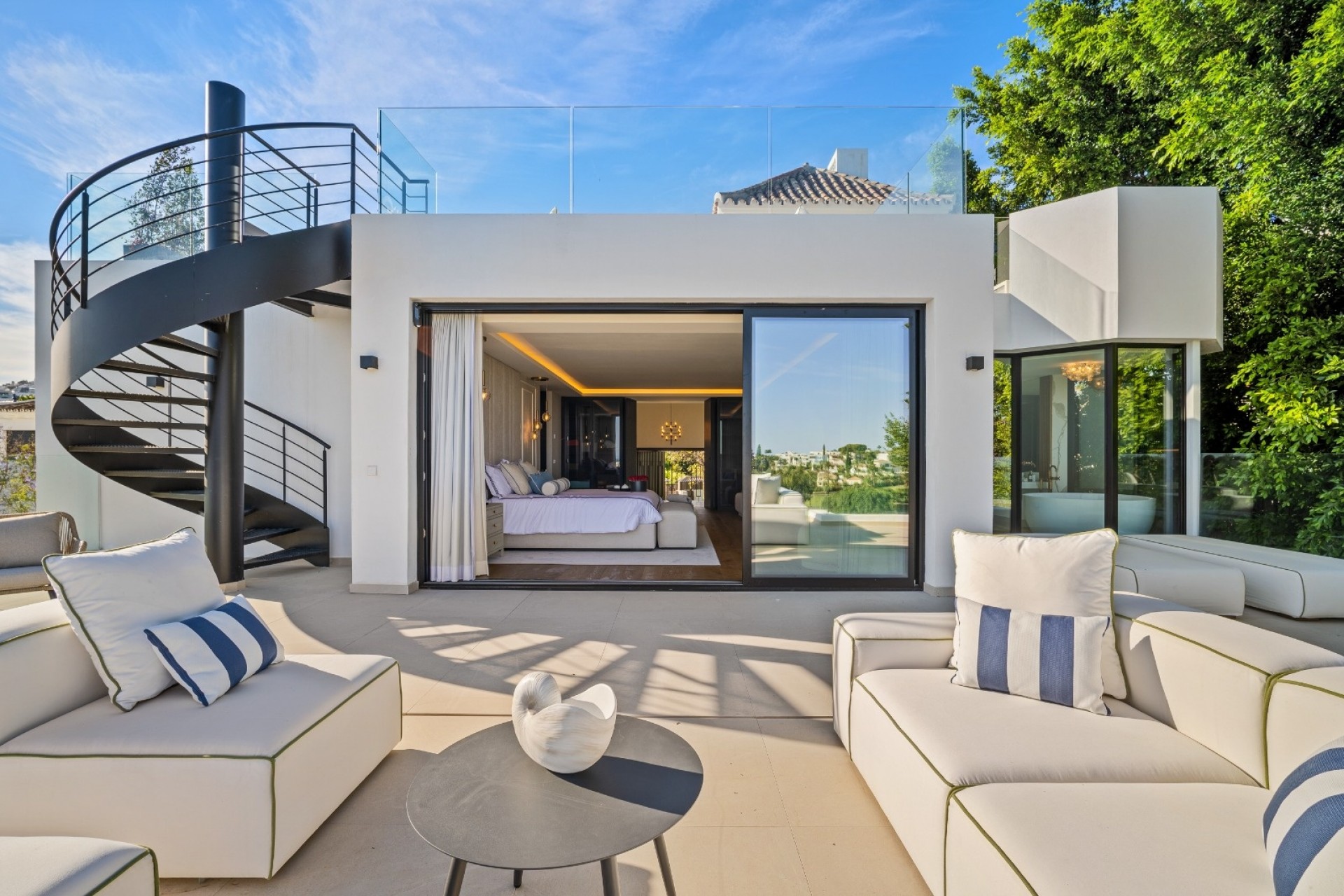 Neue Gebäude - Villa -
Marbella