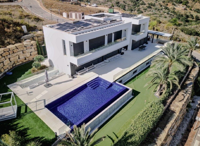 Neue Gebäude - Villa -
Mijas