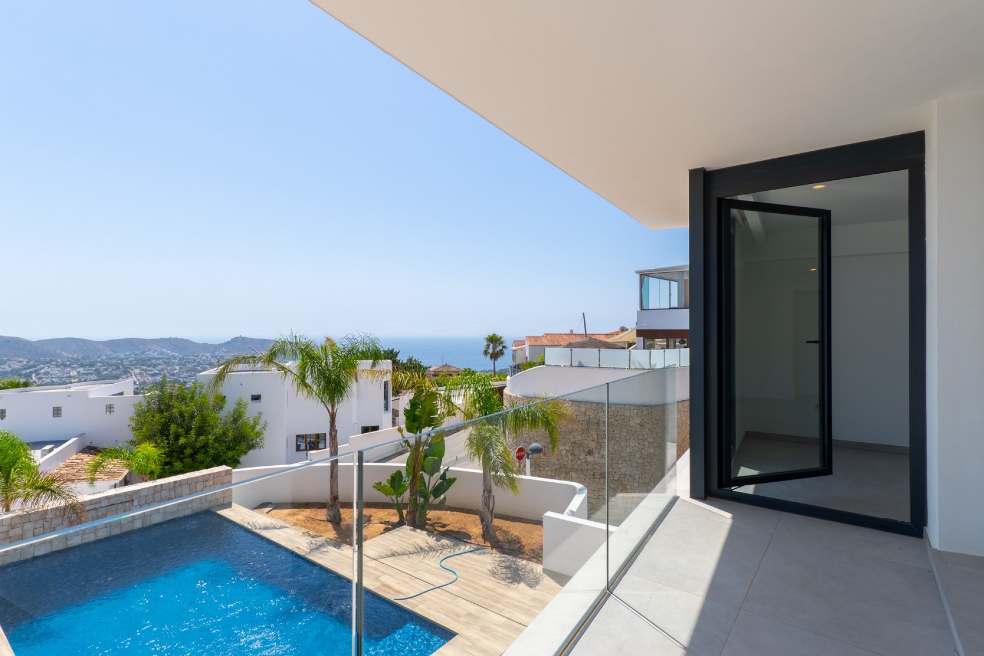 Neue Gebäude - Villa -
Moraira - Benimeit