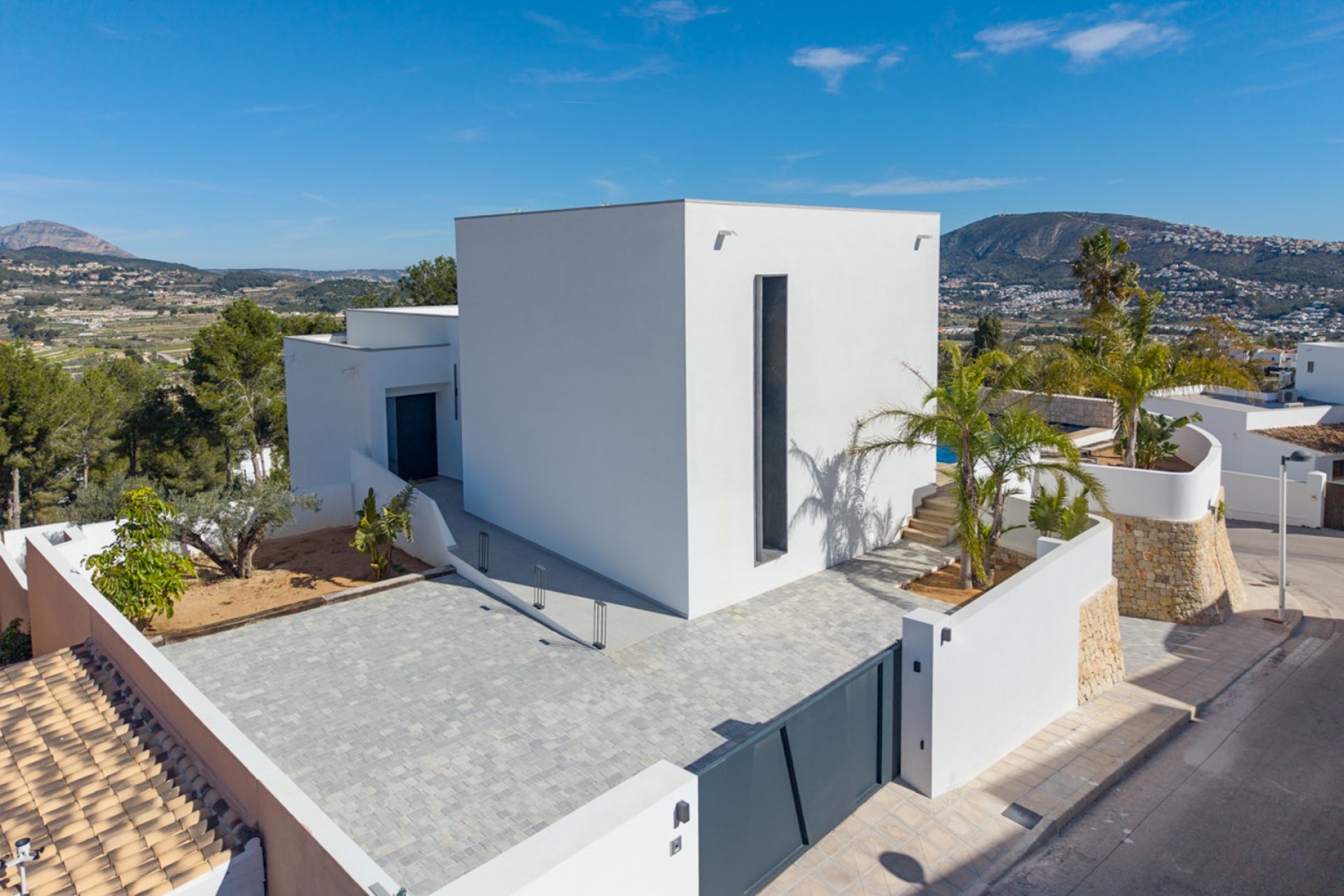 Neue Gebäude - Villa -
Moraira - Benimeit