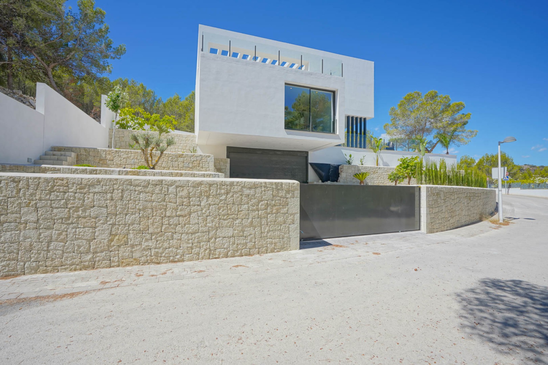 Neue Gebäude - Villa -
Moraira - Benimeit