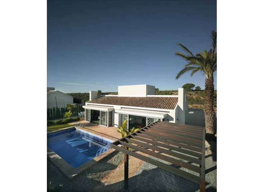 Neue Gebäude - Villa -
Peraleja Golf