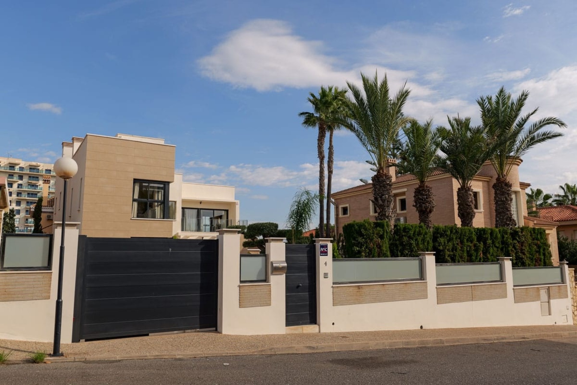 Neue Gebäude - Villa -
Torrevieja