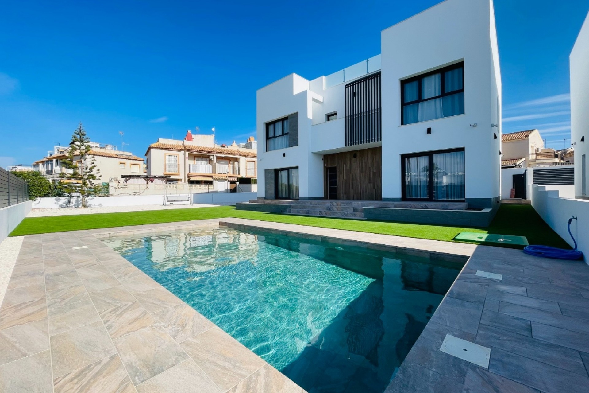 Neue Gebäude - Villa -
Torrevieja