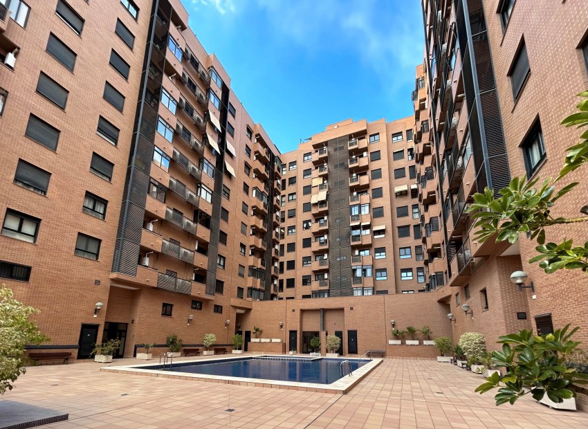 Neue Gebäude - Wohnung -
Alicante (Alacant)
