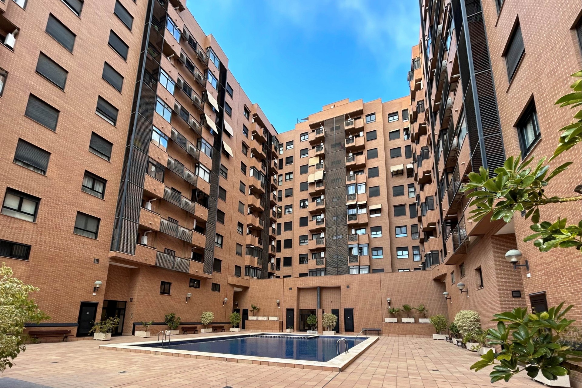 Neue Gebäude - Wohnung -
Alicante (Alacant)