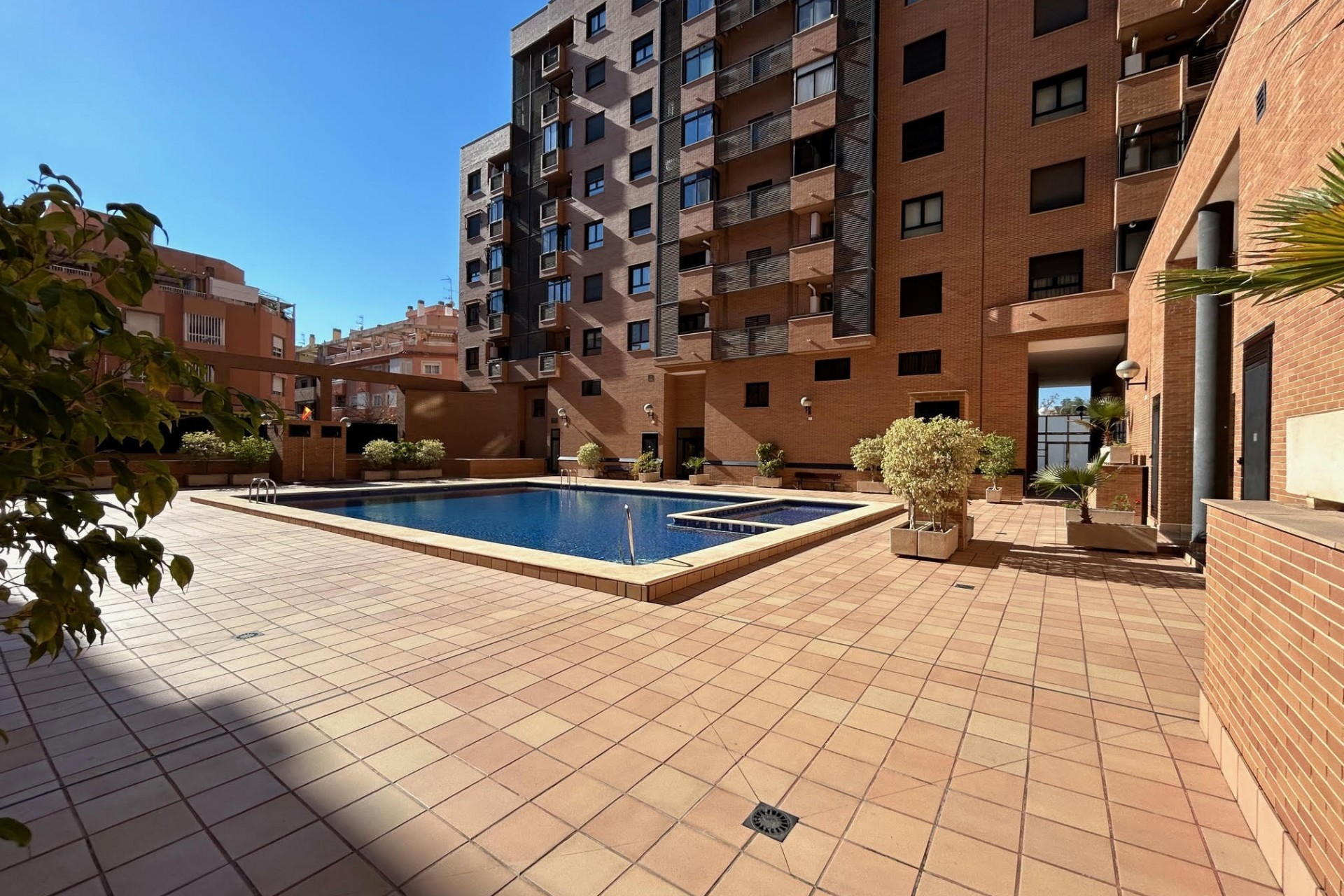 Neue Gebäude - Wohnung -
Alicante (Alacant)