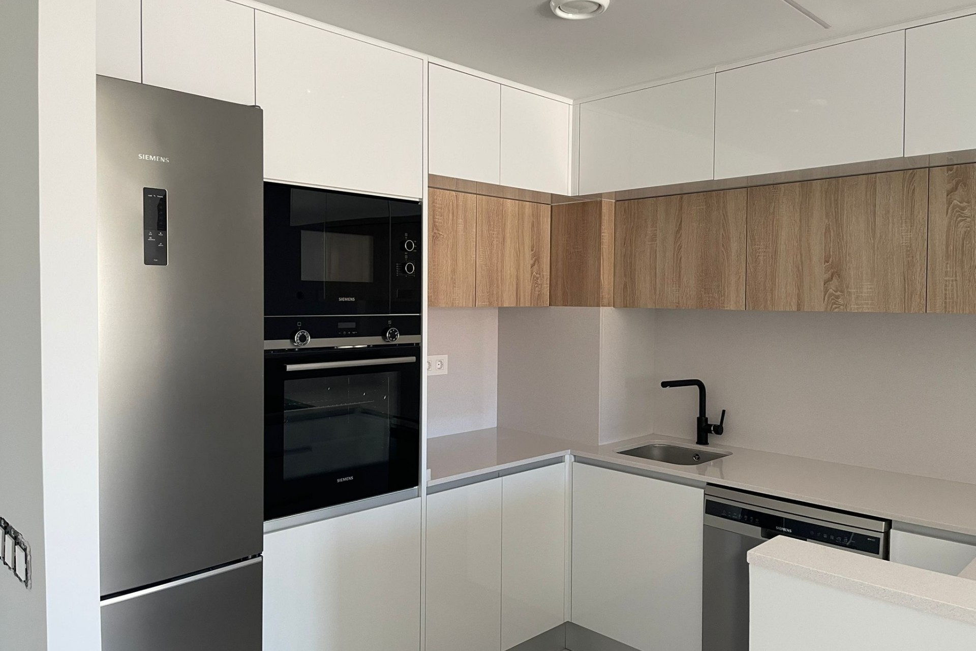 Neue Gebäude - Wohnung -
Mil Palmeras