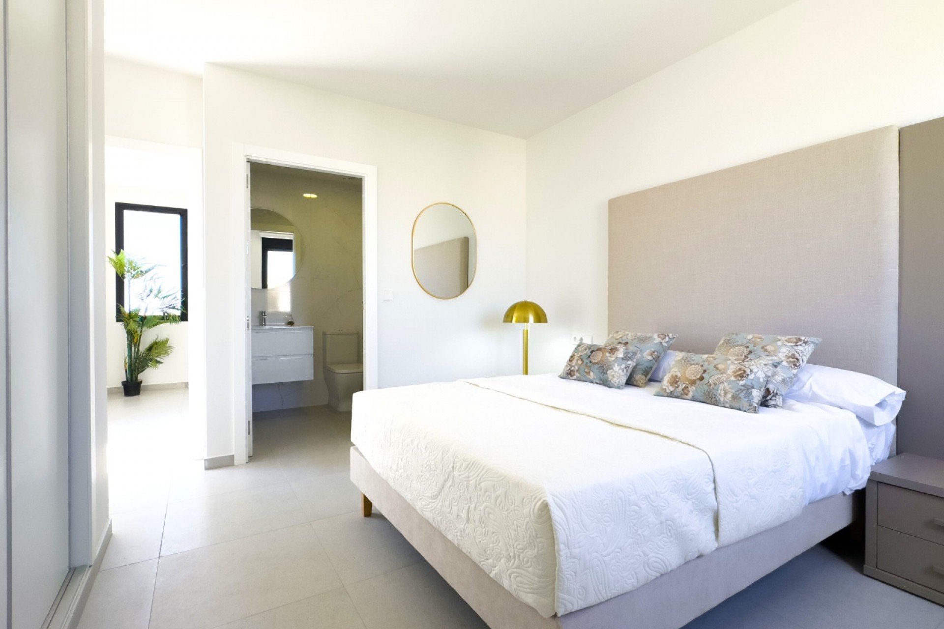 New Build - Townhouse -
Banos Y Mendigo