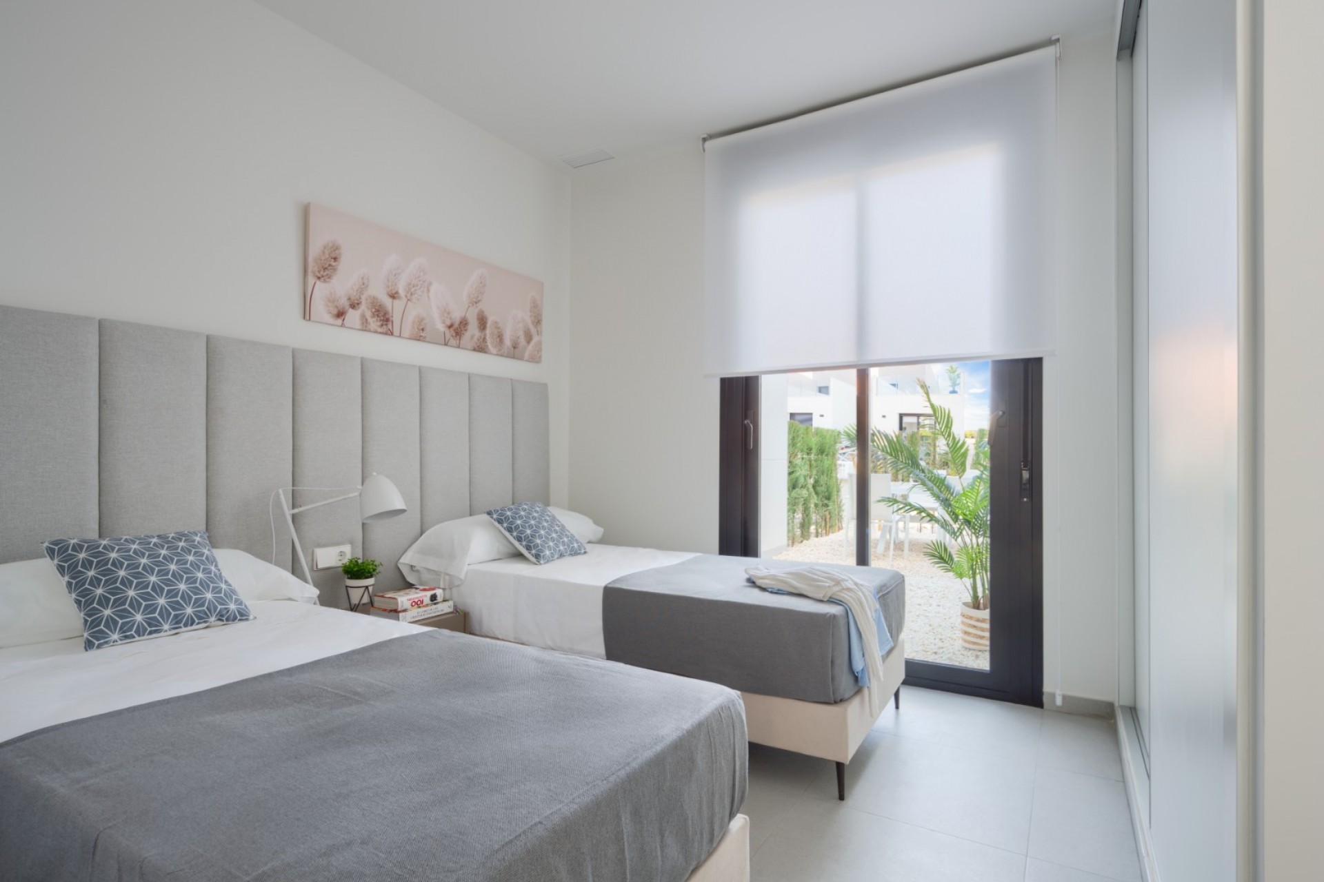 New Build - Townhouse -
Banos Y Mendigo