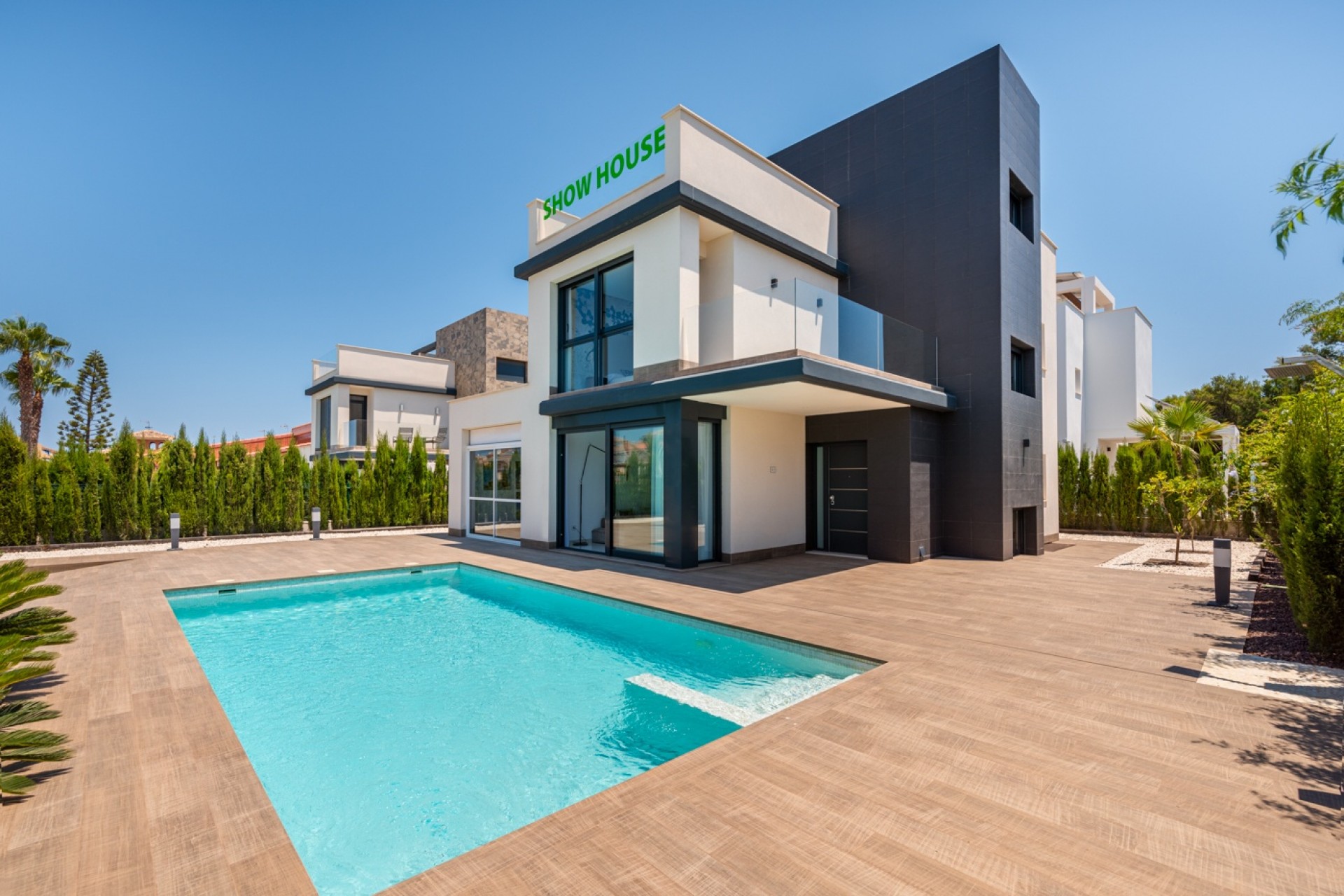 New Build - Villa -
Playa Paraiso