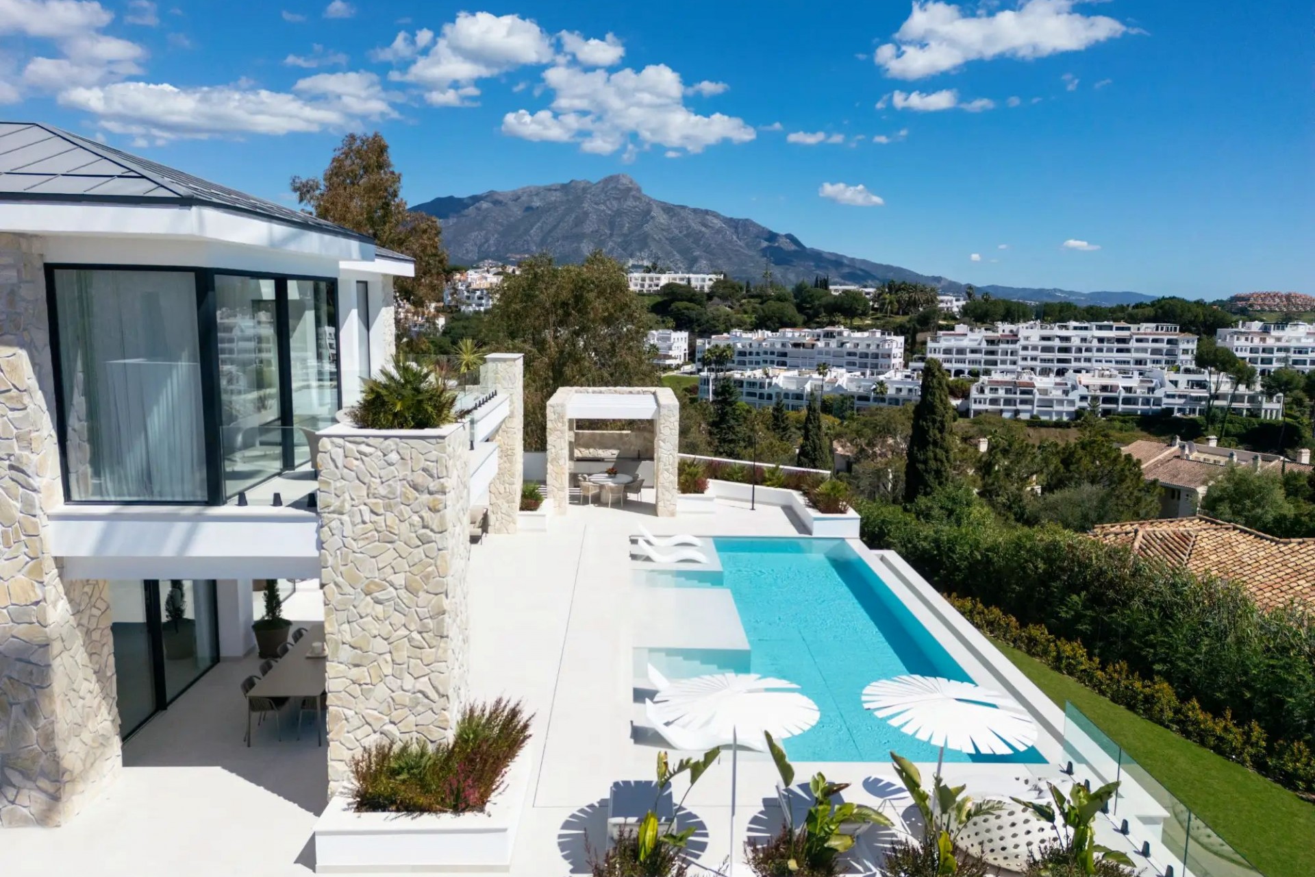 Nieuwbouw Woningen - Villa -
Benahavís