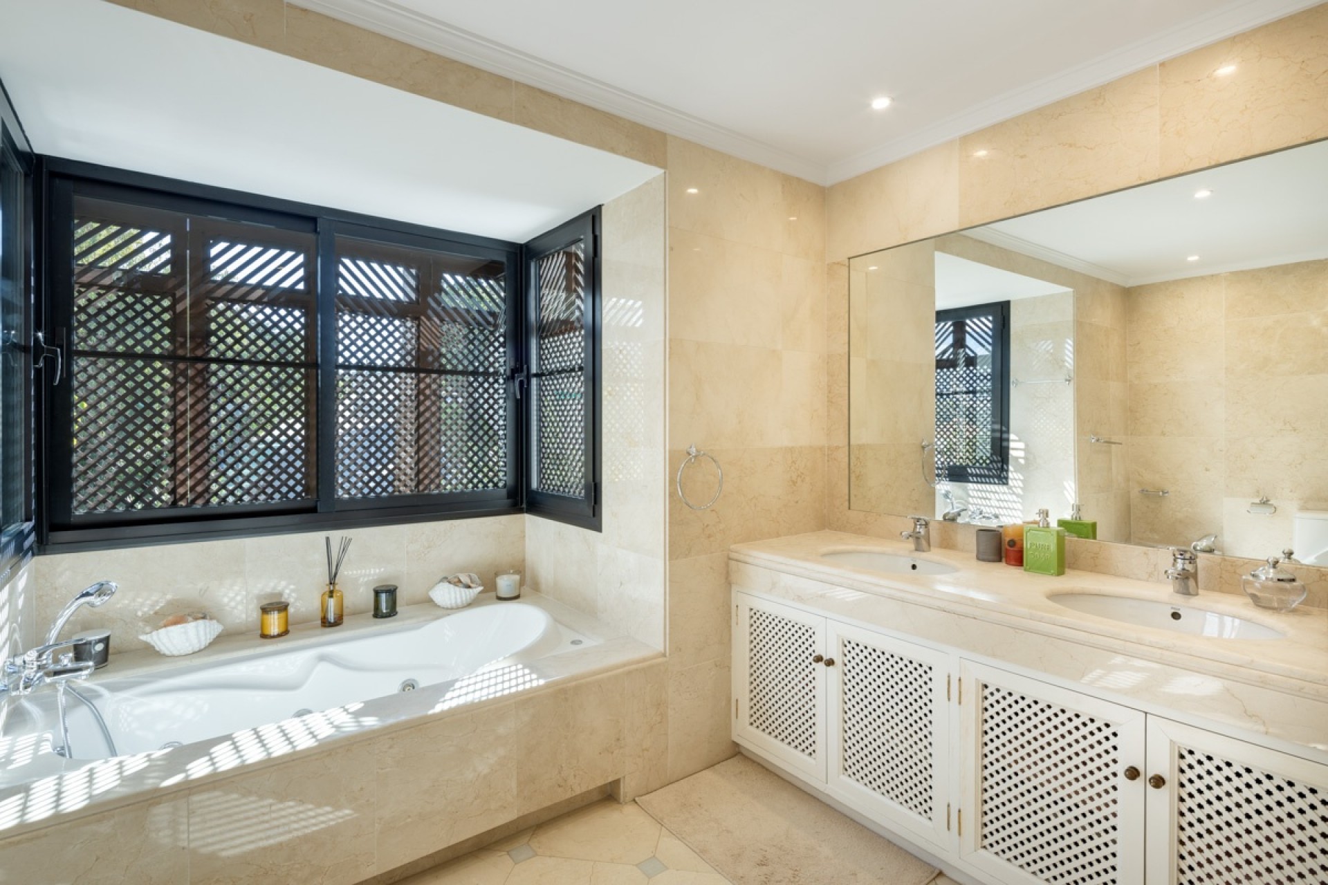 Nieuwbouw Woningen - Villa -
Benahavís