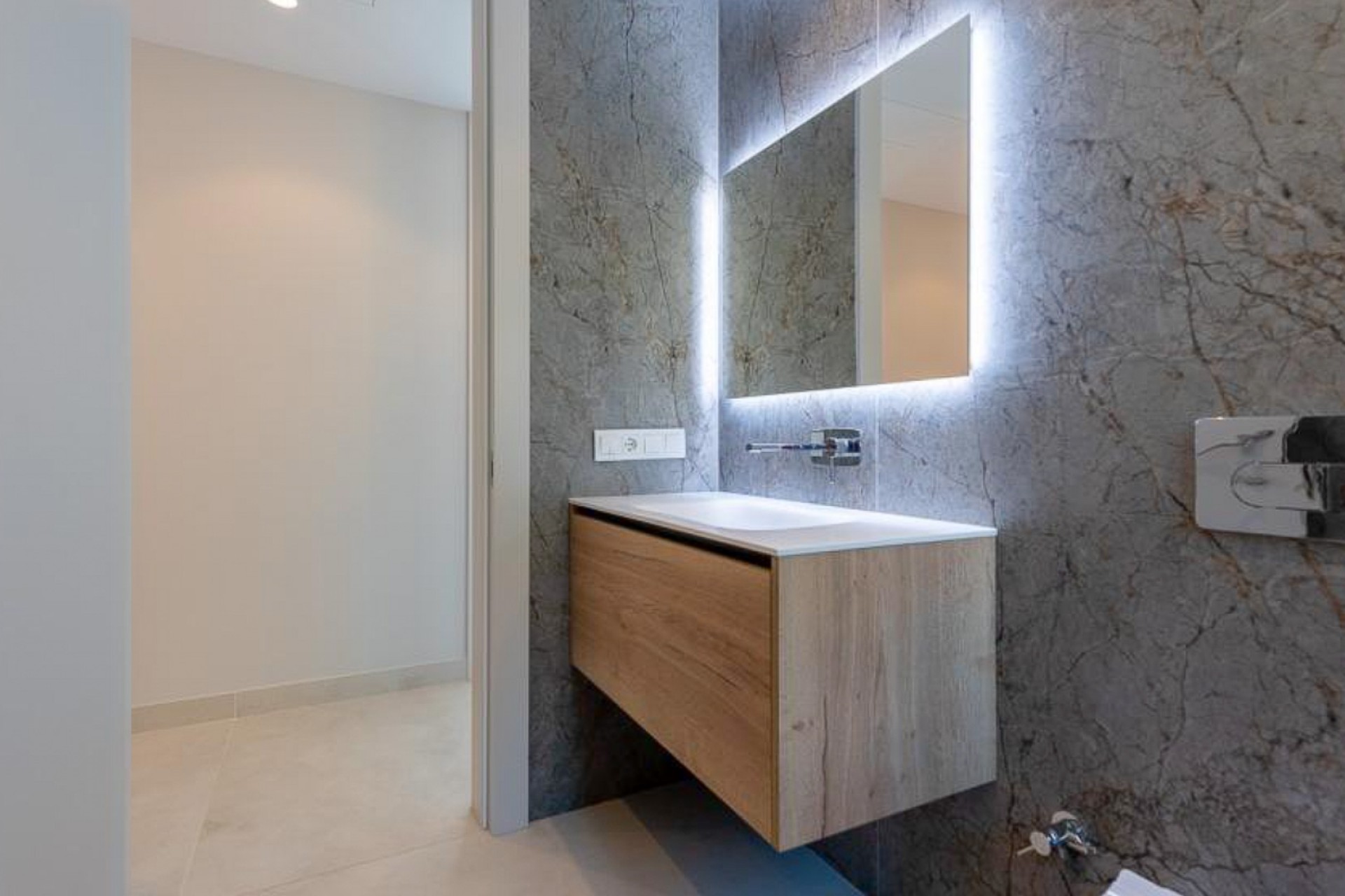Nouvelle construction - Appartement -
Benidorm
