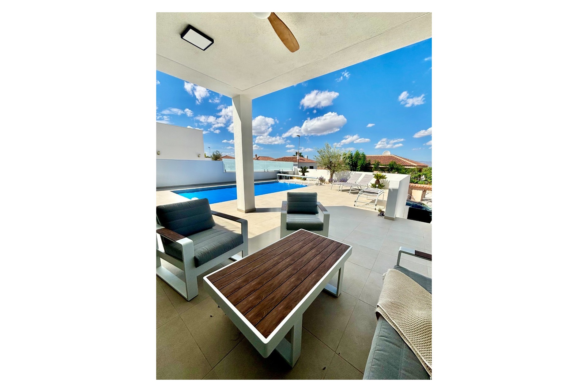 Nowe budownictwo - Willa -
Benijofar