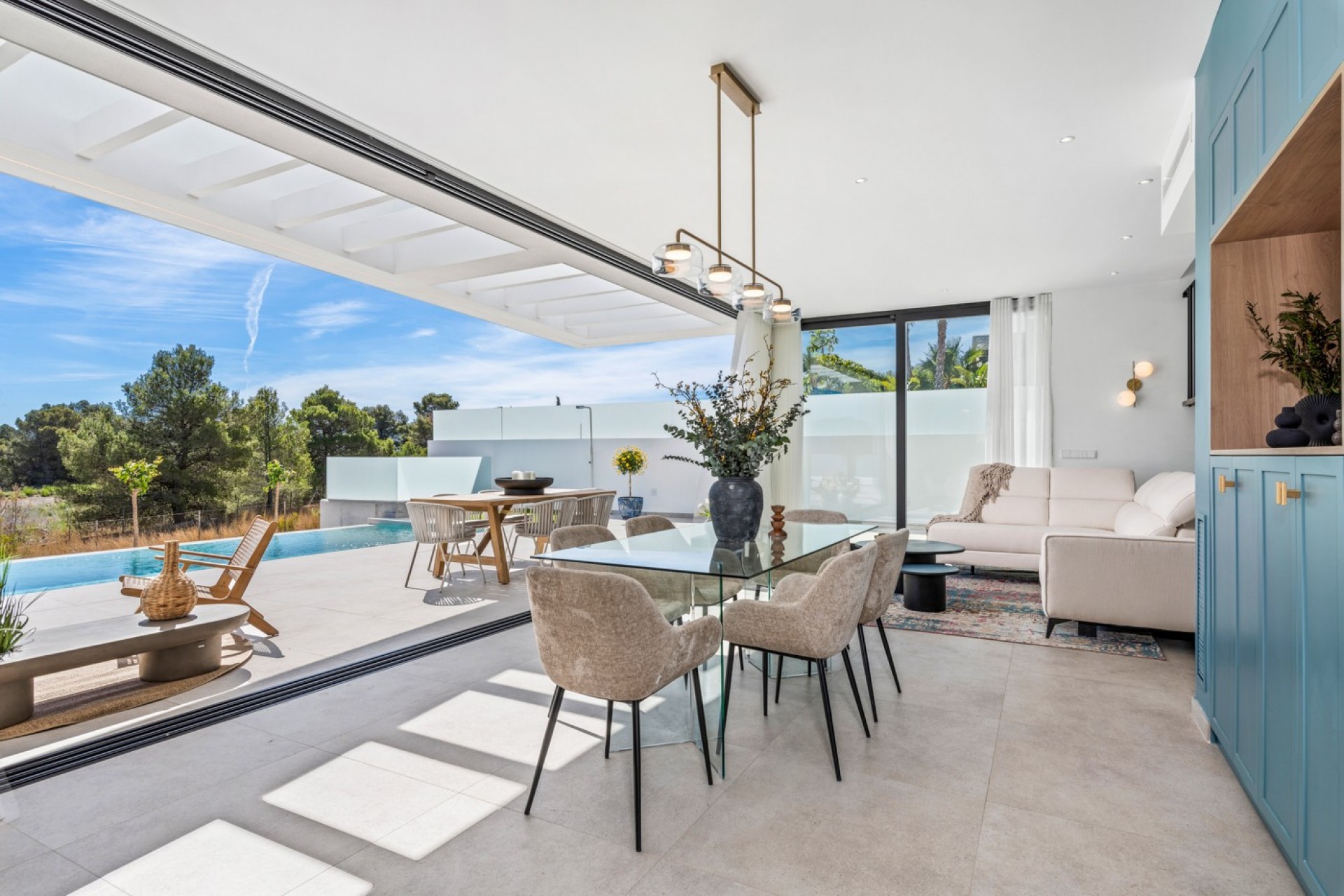 Nowe budownictwo - Willa -
Polop