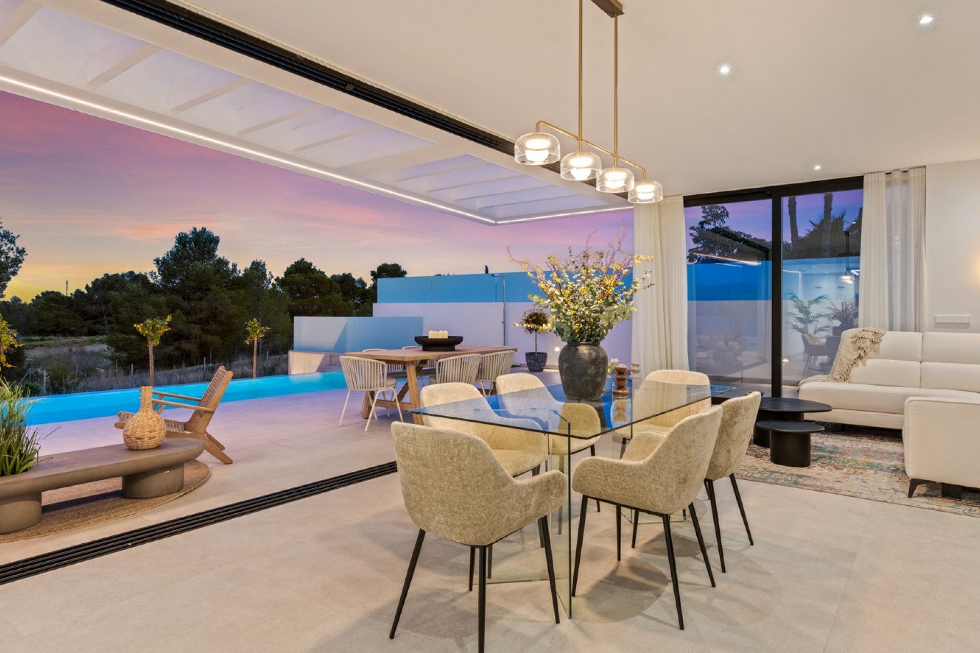 Nowe budownictwo - Willa -
Polop