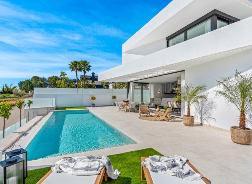 Nowe budownictwo - Willa -
Polop