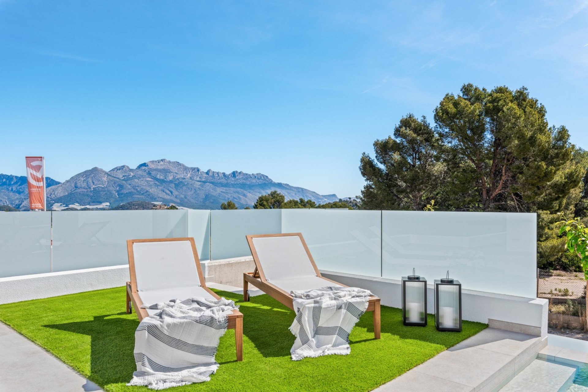 Nowe budownictwo - Willa -
Polop