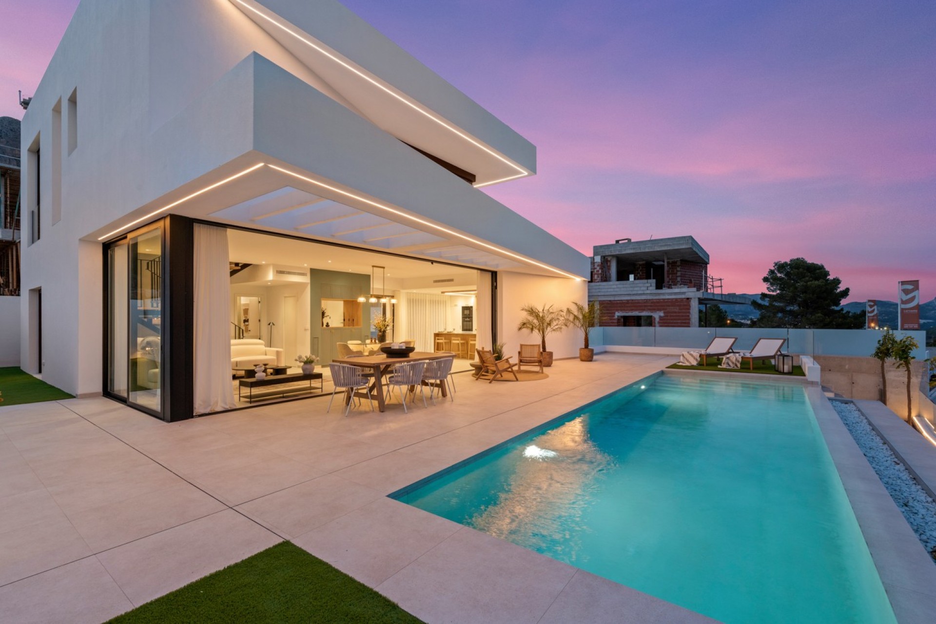 Nowe budownictwo - Willa -
Polop