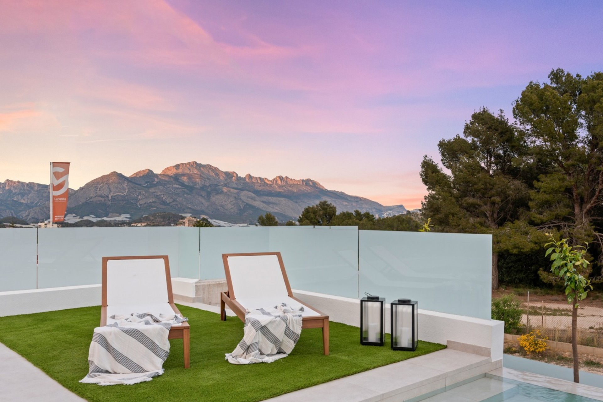 Nowe budownictwo - Willa -
Polop