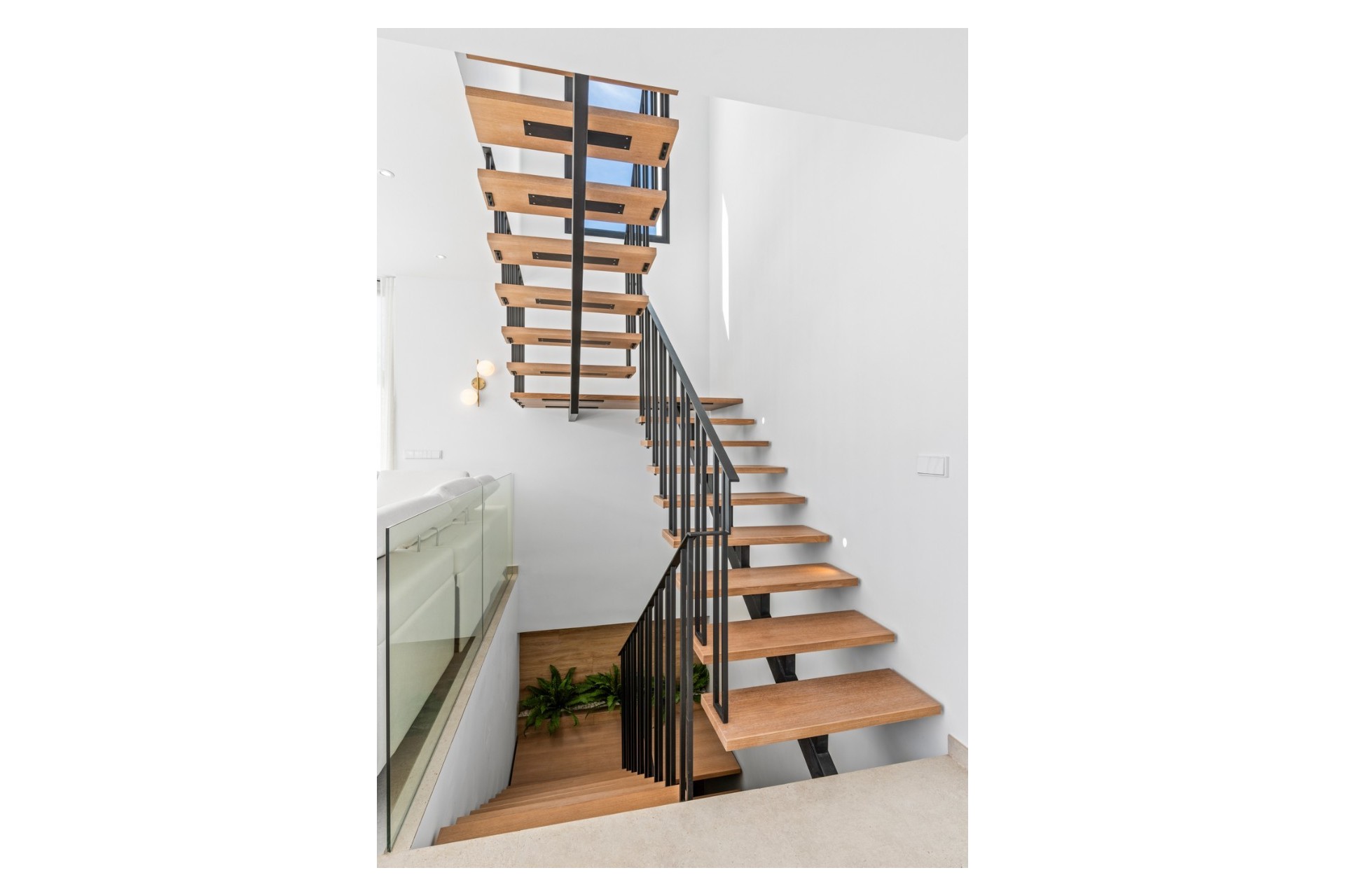 Nowe budownictwo - Willa -
Polop