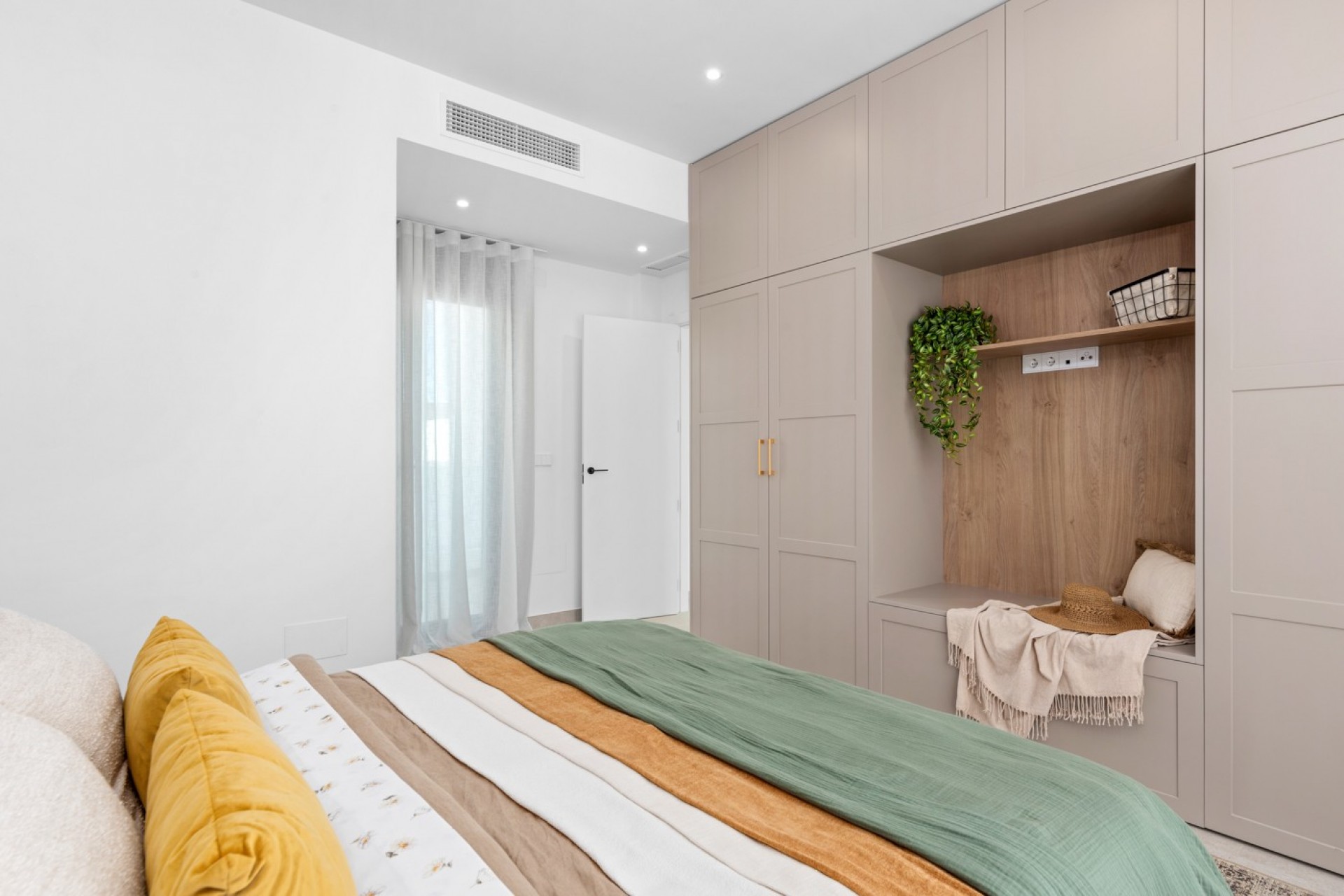 Nowe budownictwo - Willa -
Polop