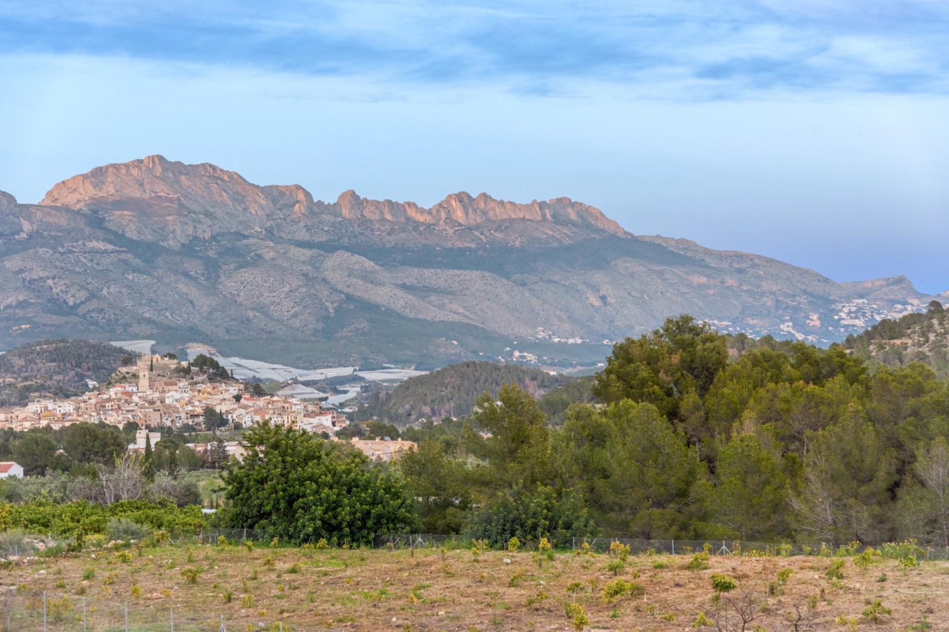 Nowe budownictwo - Willa -
Polop