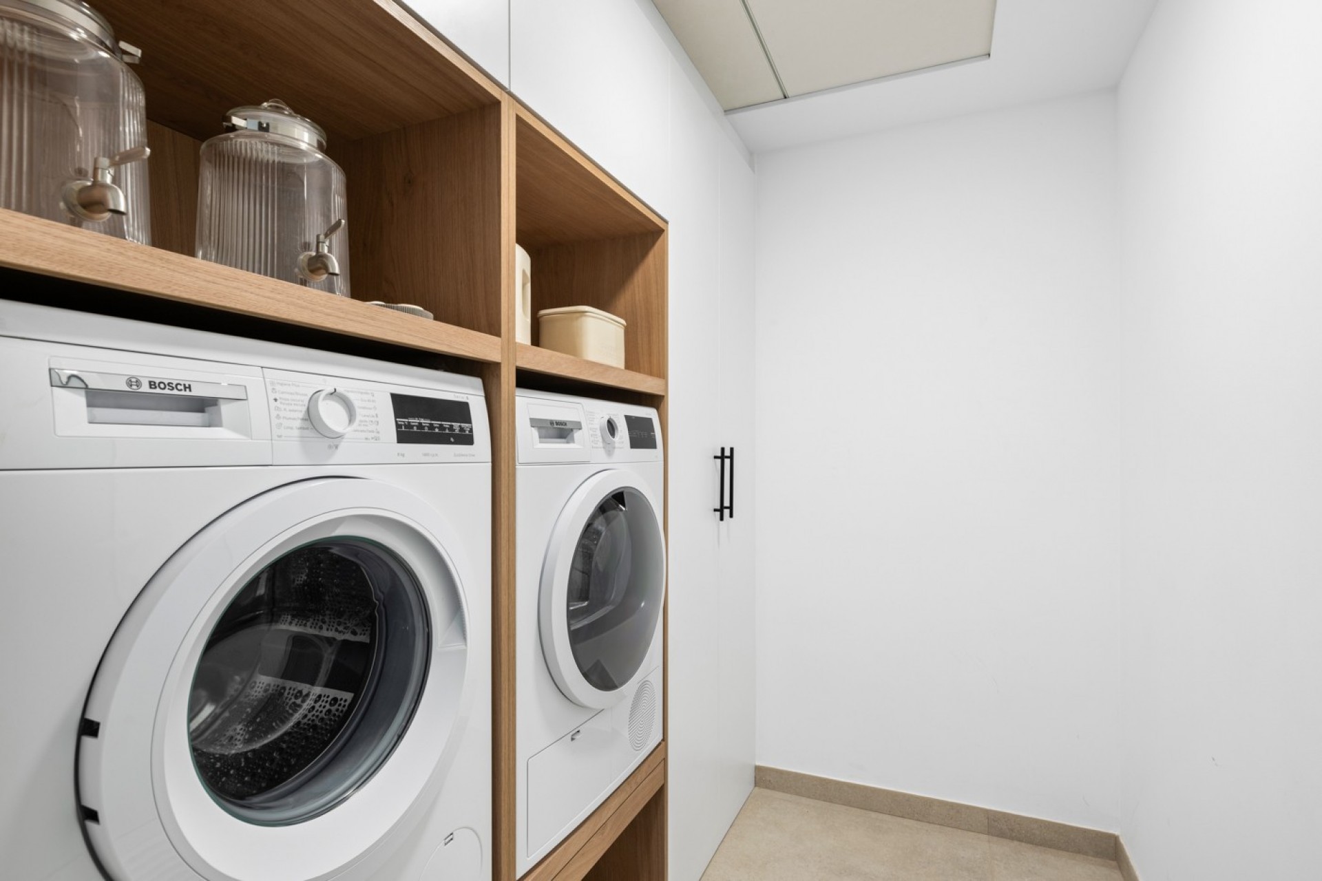 Nowe budownictwo - Willa -
Polop