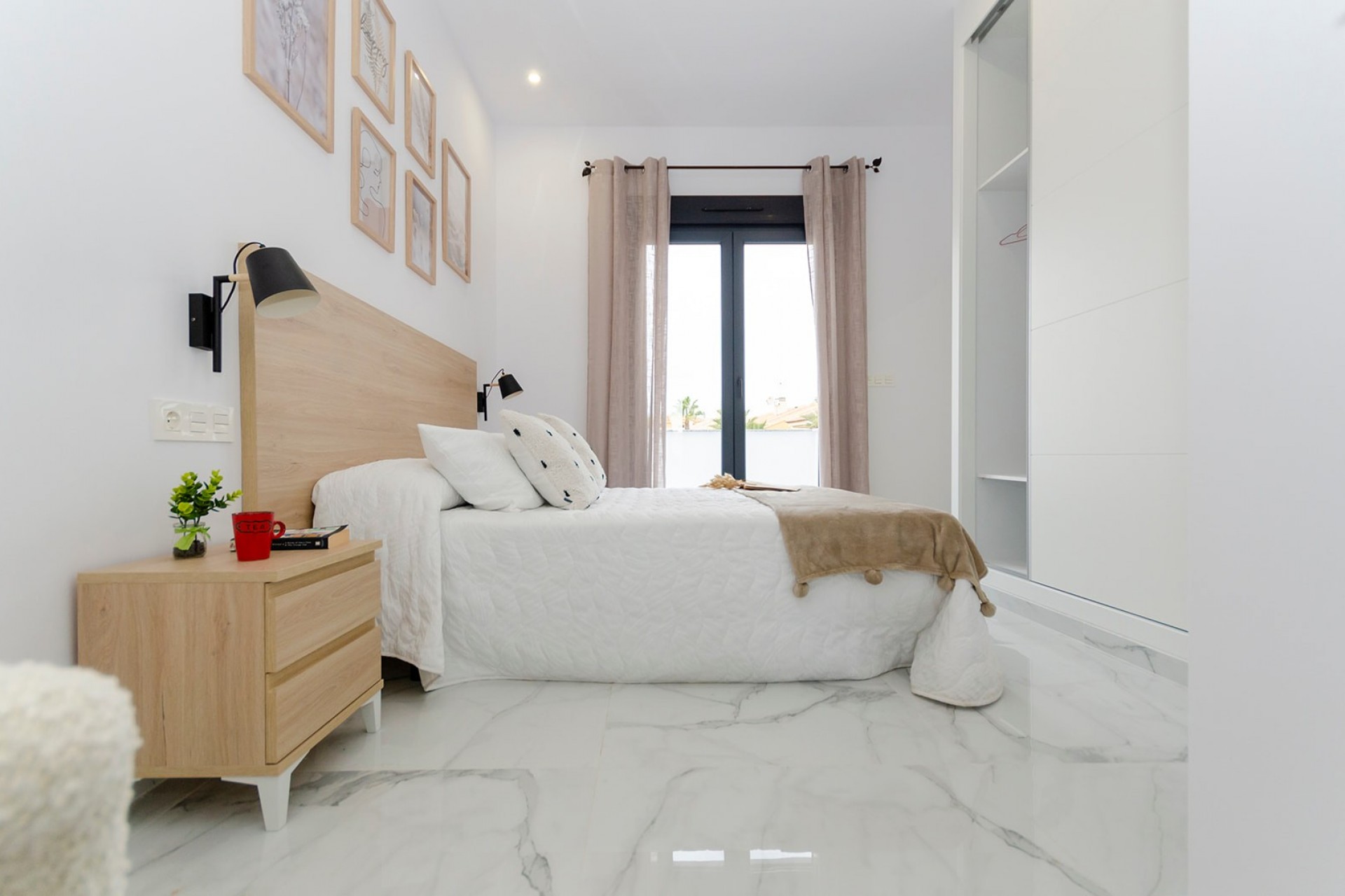 Nowe budownictwo - Willa -
Torrevieja