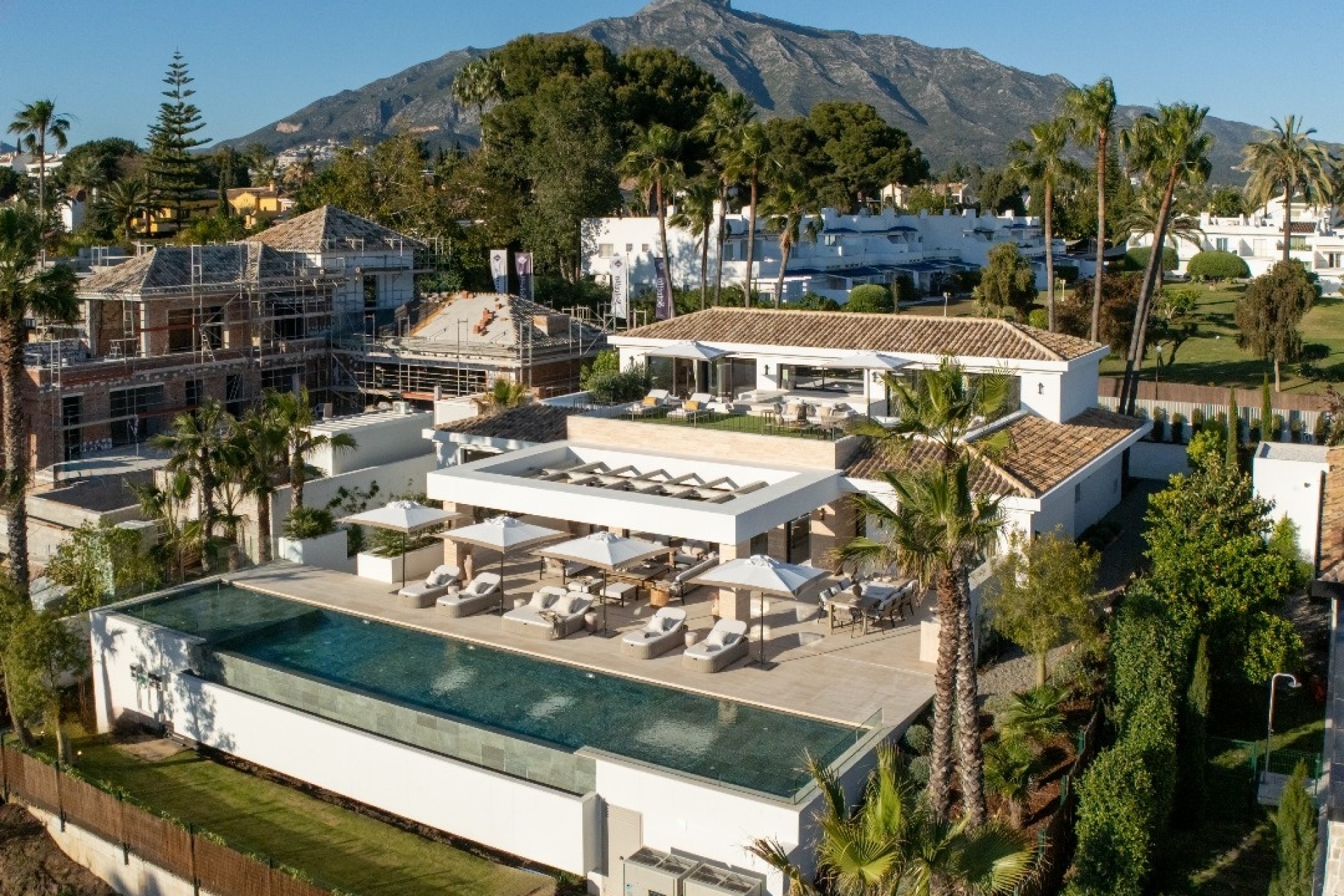 Nowe budownictwo - Willa -
