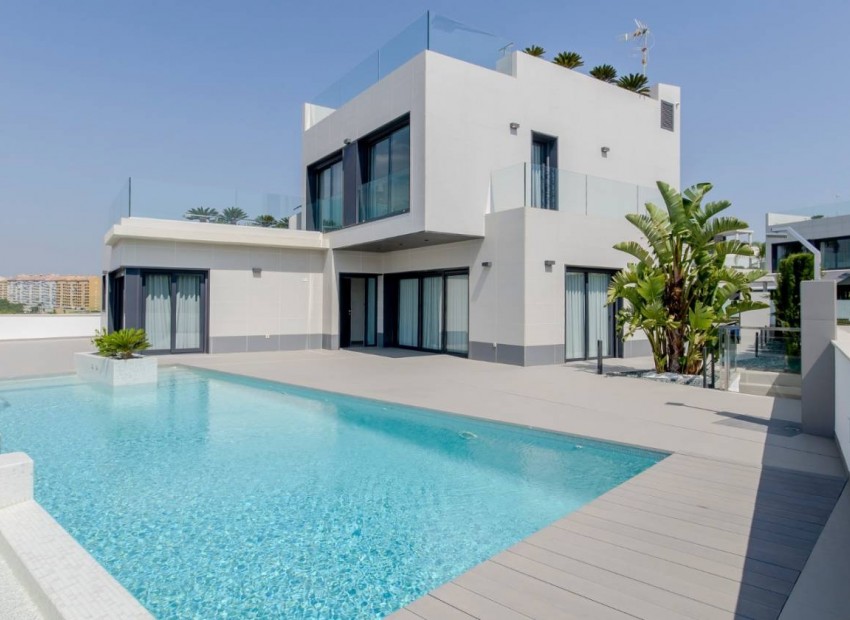 Nueva construcción  - Villa -
Dehesa de Campoamor