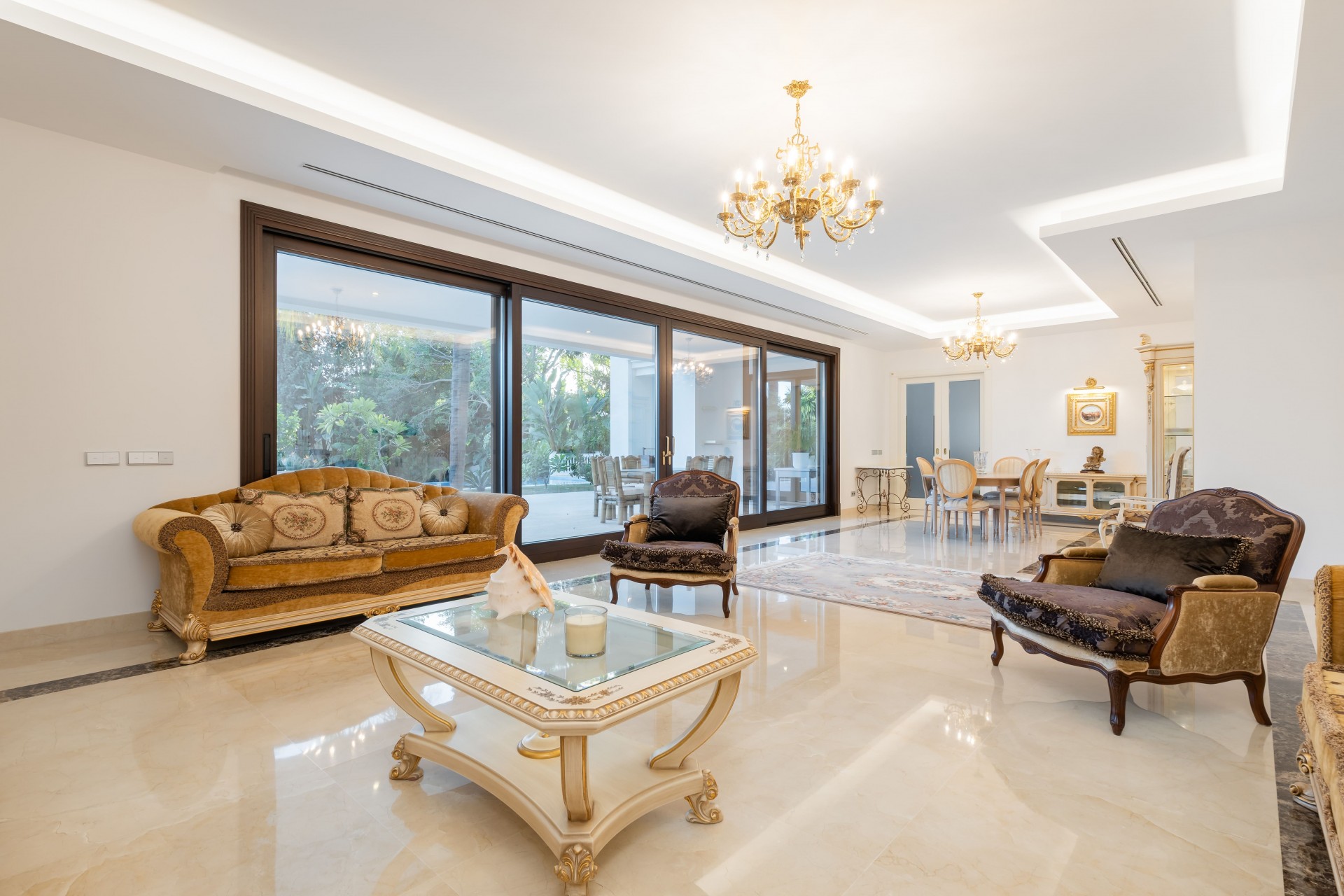 Nueva construcción  - Villa -
Estepona