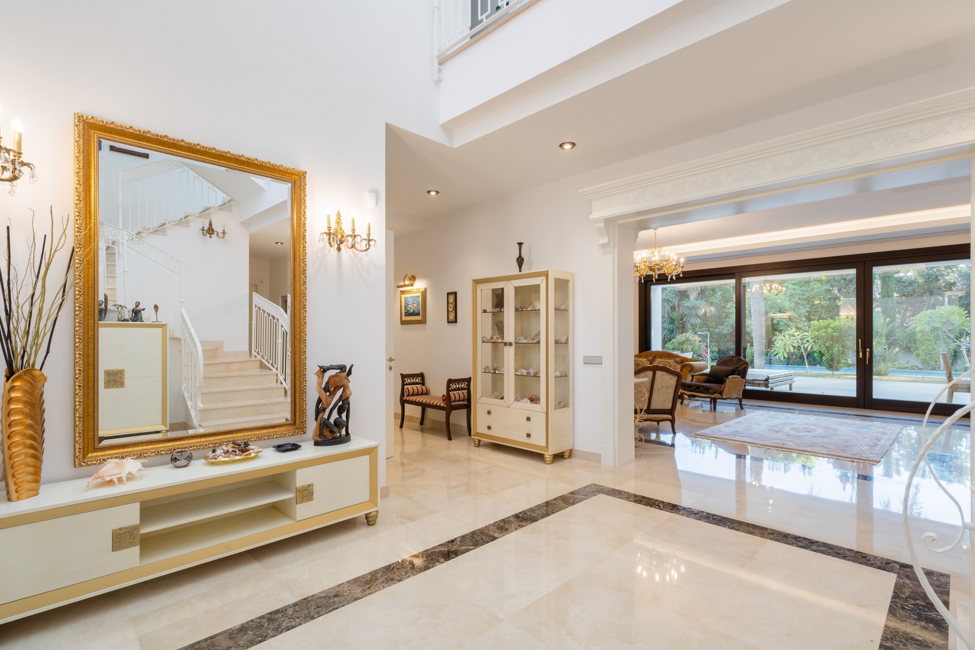 Nueva construcción  - Villa -
Estepona