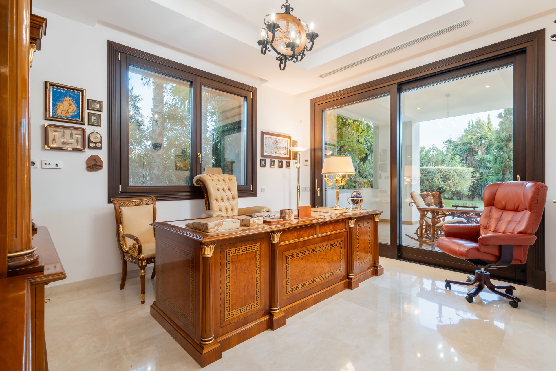 Nueva construcción  - Villa -
Estepona