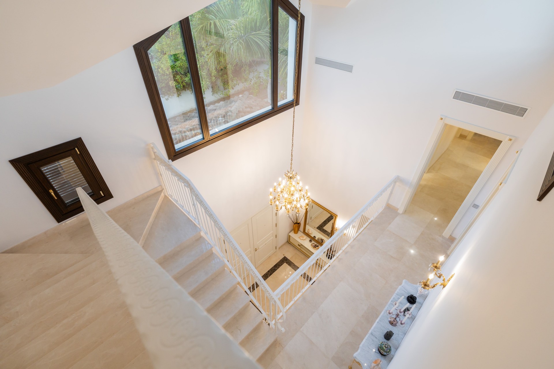 Nueva construcción  - Villa -
Estepona