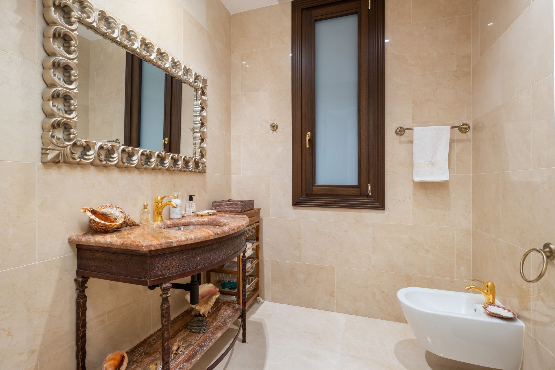 Nueva construcción  - Villa -
Estepona