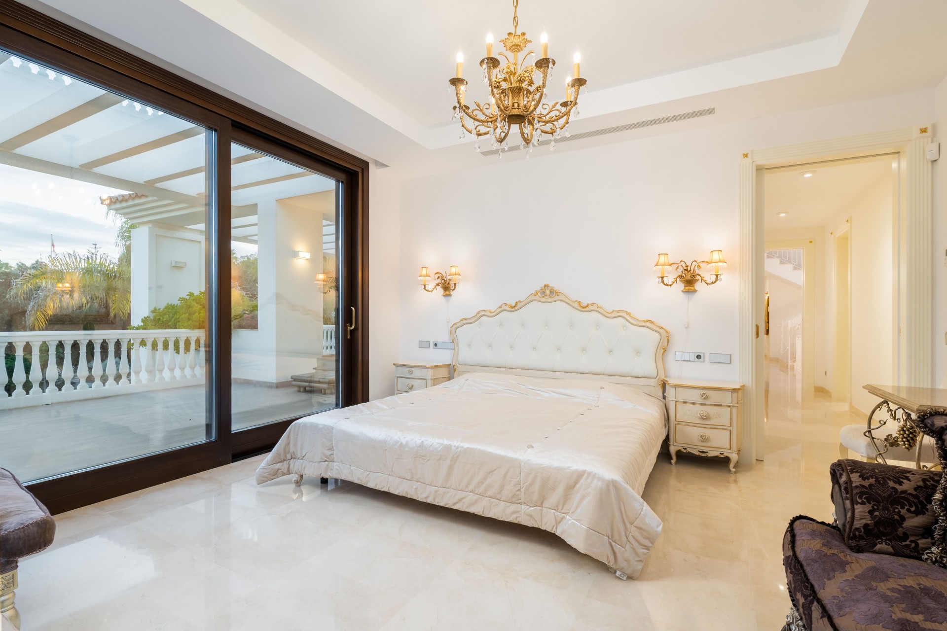 Nueva construcción  - Villa -
Estepona