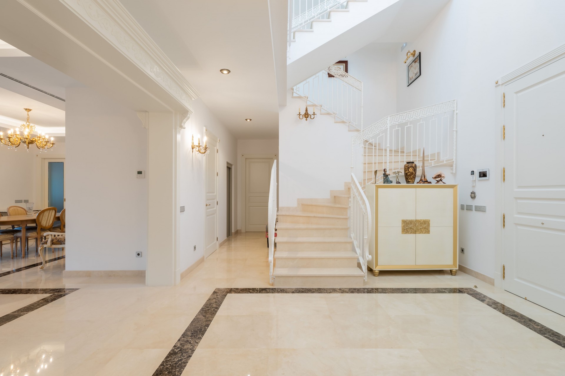 Nueva construcción  - Villa -
Estepona