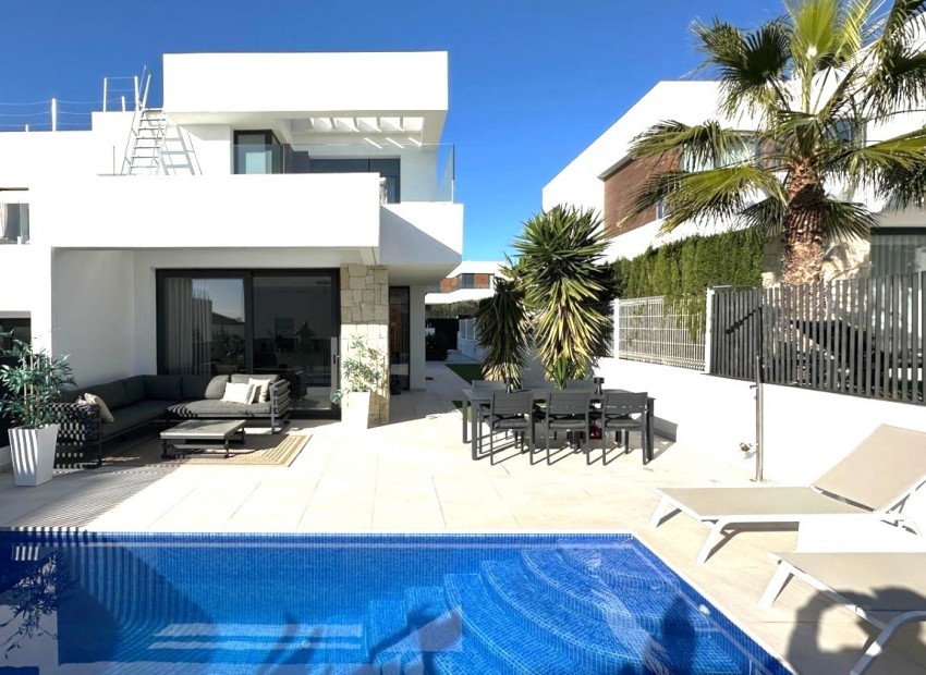 Nueva construcción  - Villa -
Finestrat