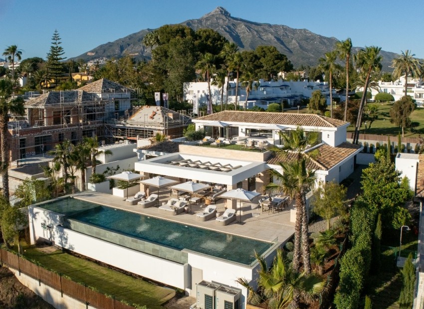 Nueva construcción  - Villa -
Marbella