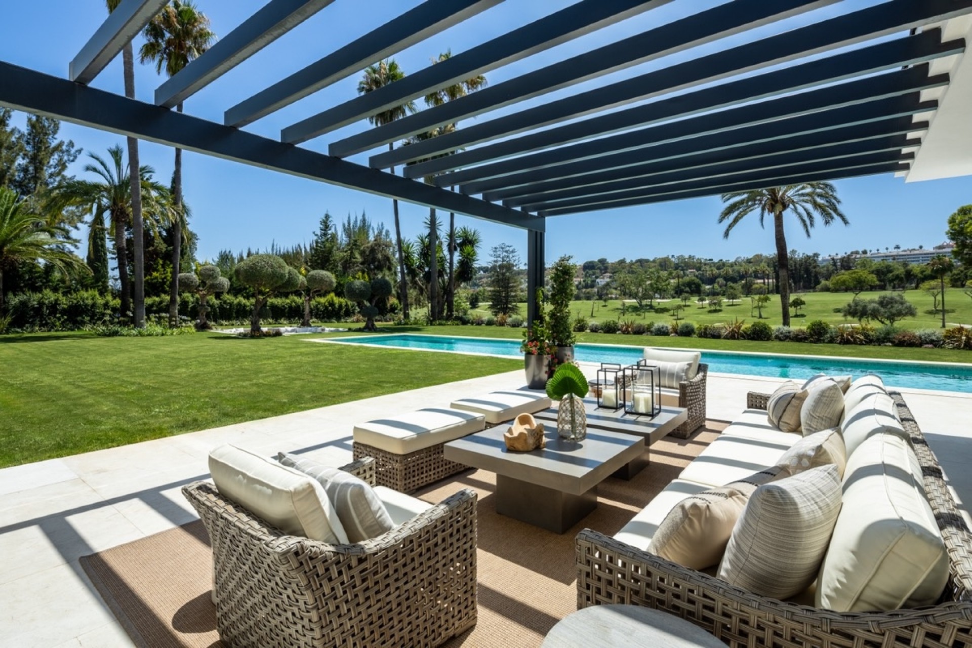 Nueva construcción  - Villa -
Marbella