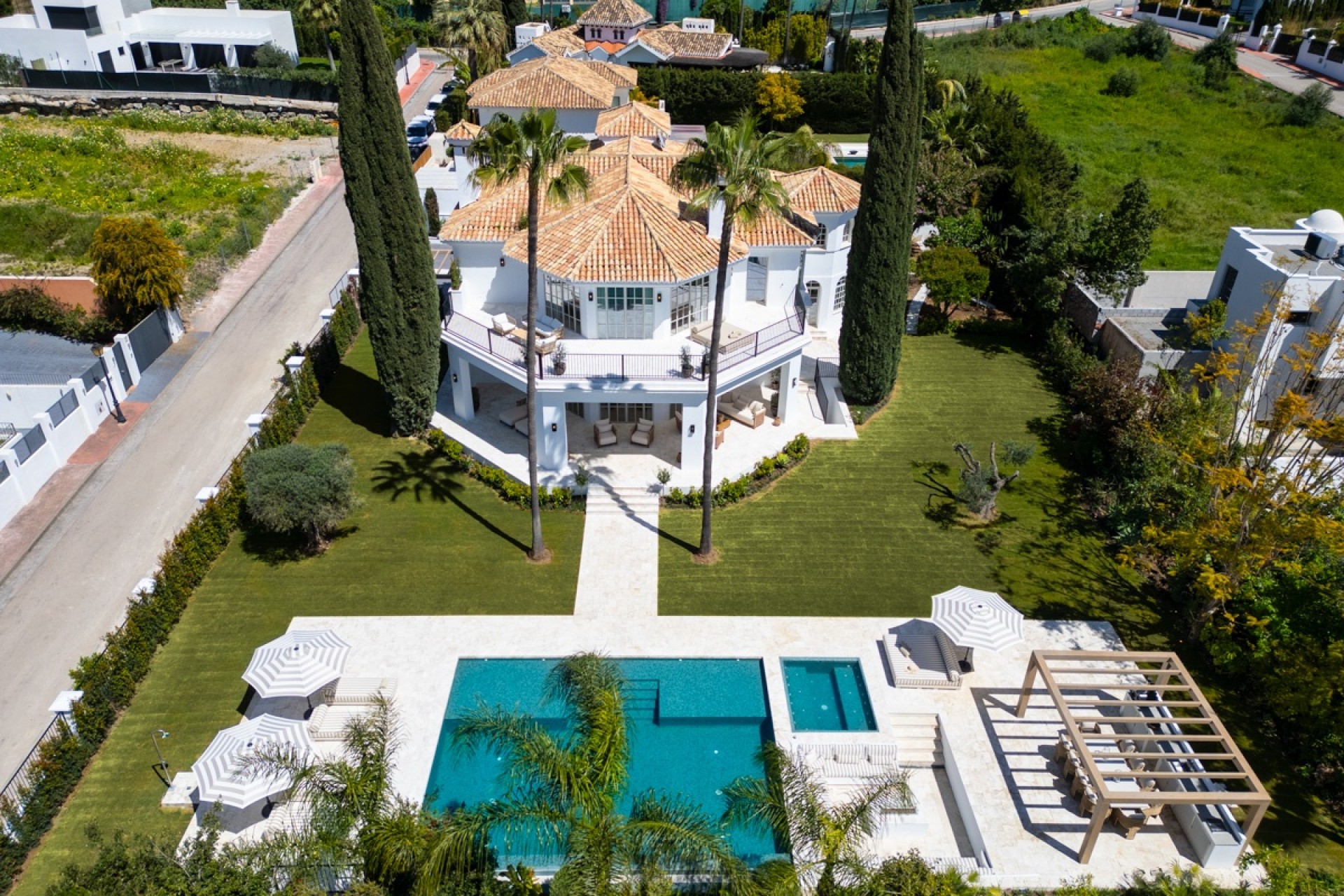 Nueva construcción  - Villa -
Marbella