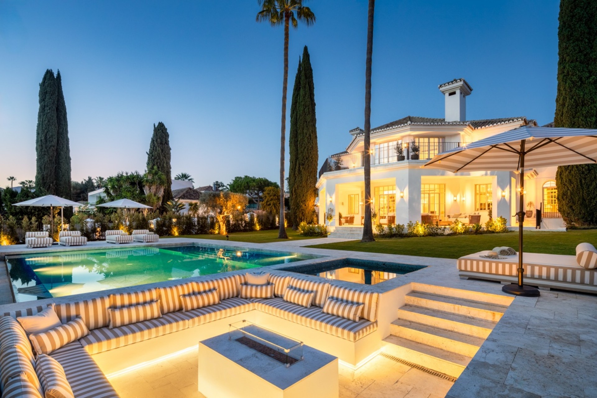 Nueva construcción  - Villa -
Marbella