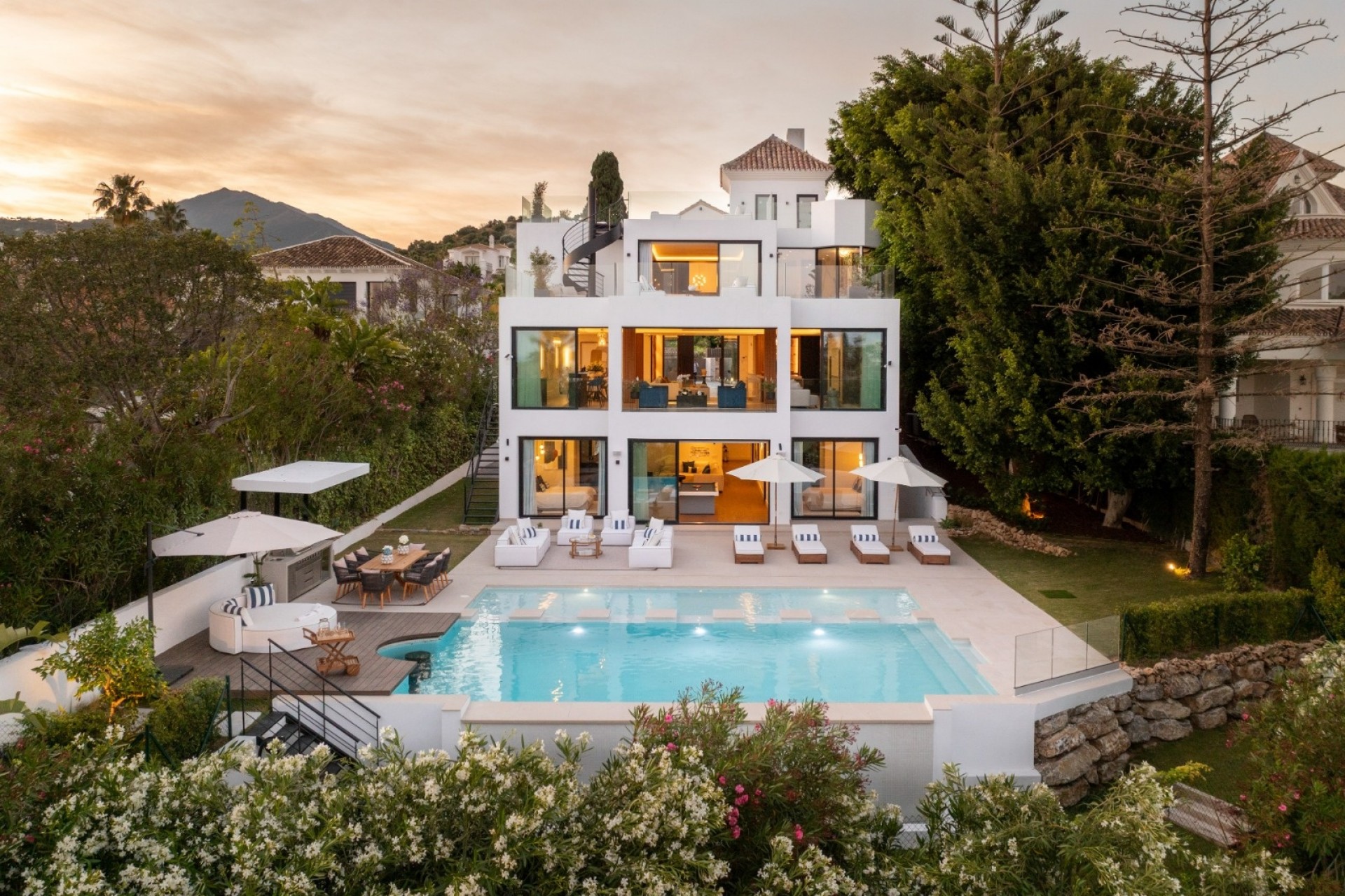 Nueva construcción  - Villa -
Marbella