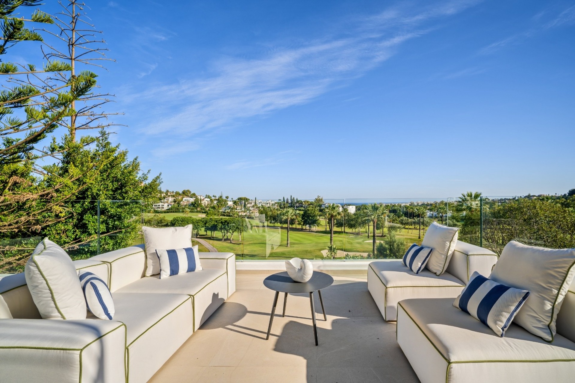 Nueva construcción  - Villa -
Marbella