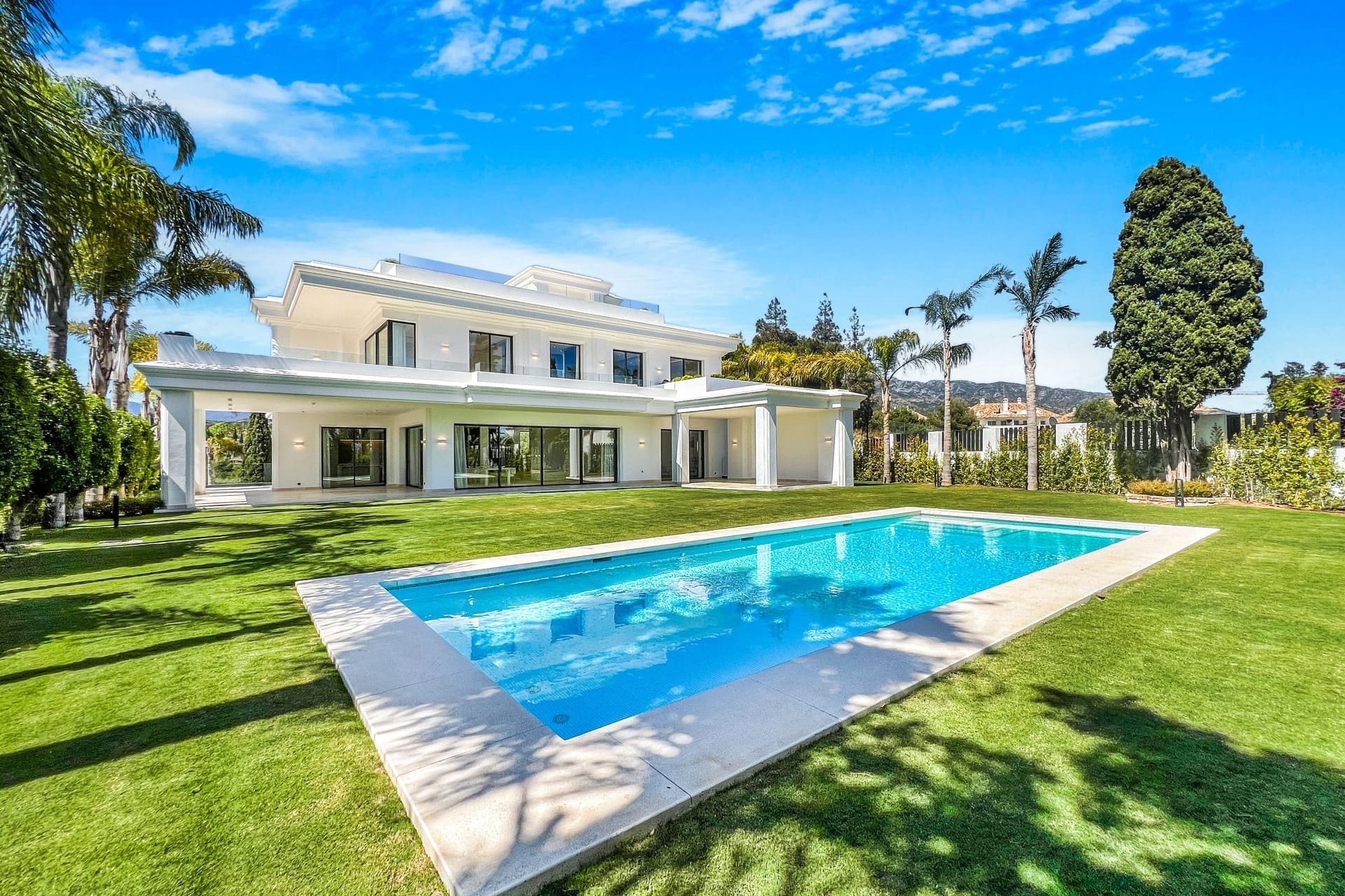 Nueva construcción  - Villa -
Marbella