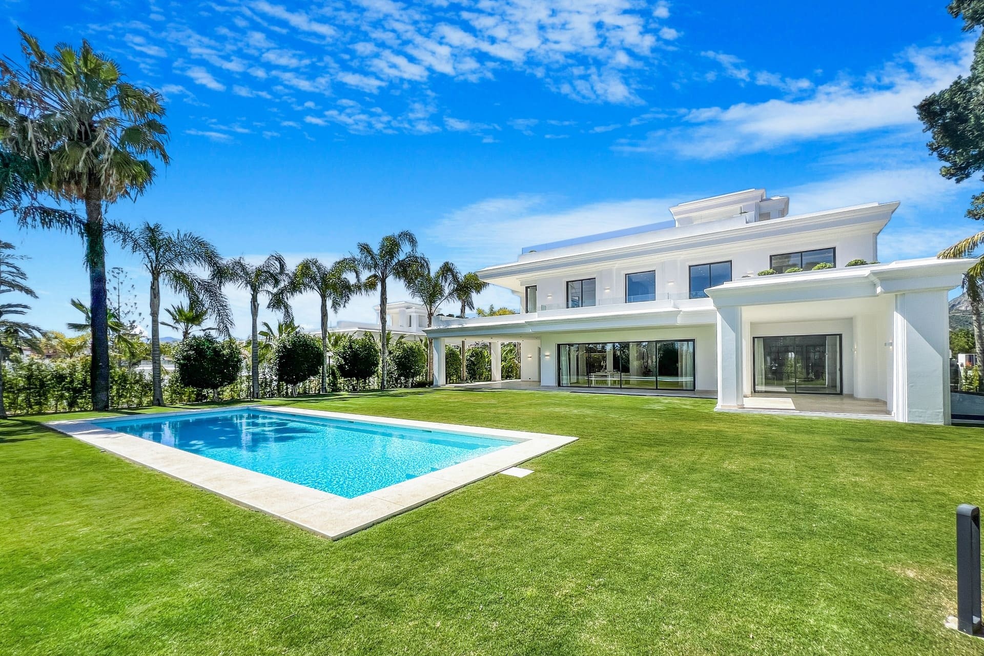 Nueva construcción  - Villa -
Marbella