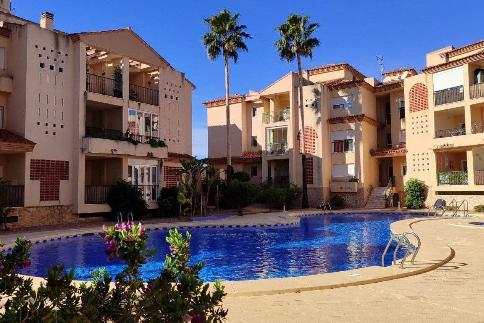 Resale - Apartment -
Albir
