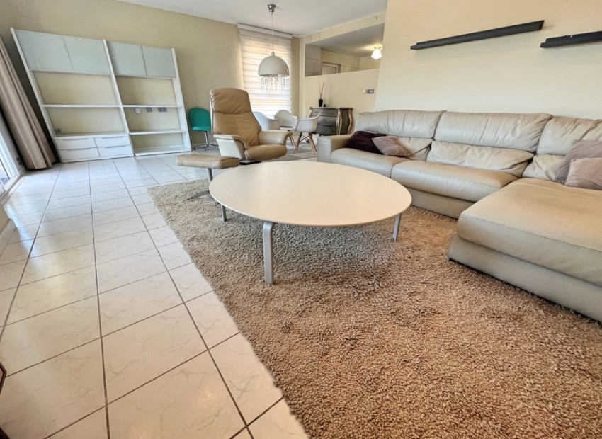Resale - Apartment -
Albir